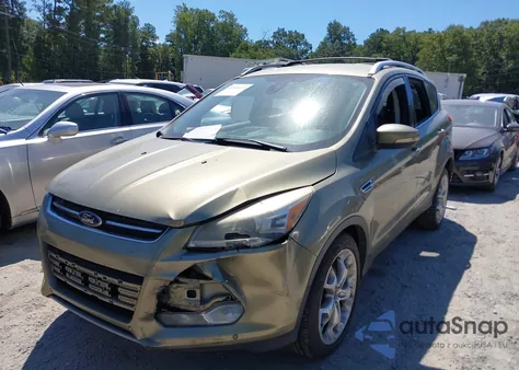 2013 Ford Escape Titanium z USA, uszkodzony, nr VIN 1FMCU9J96DUA37843